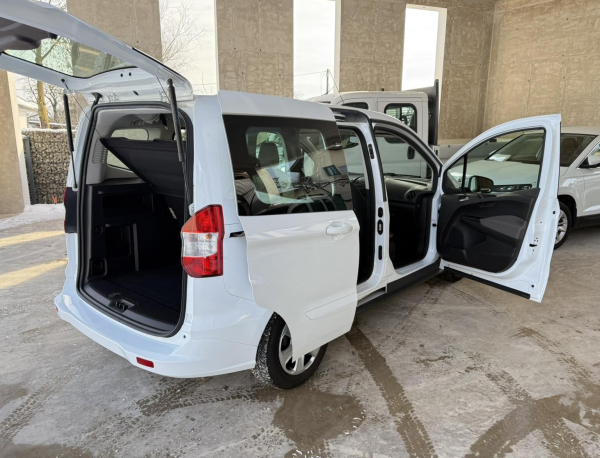 FORD TOURNEO COURIER / 1.5 / Duratorq TDCI DV5